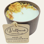 Handgemachte und personalisierbare Duftkerze „Approved Work Bestie“ – Das perfekte Geschenk für die coolste Arbeitskollegin der ganzen Welt