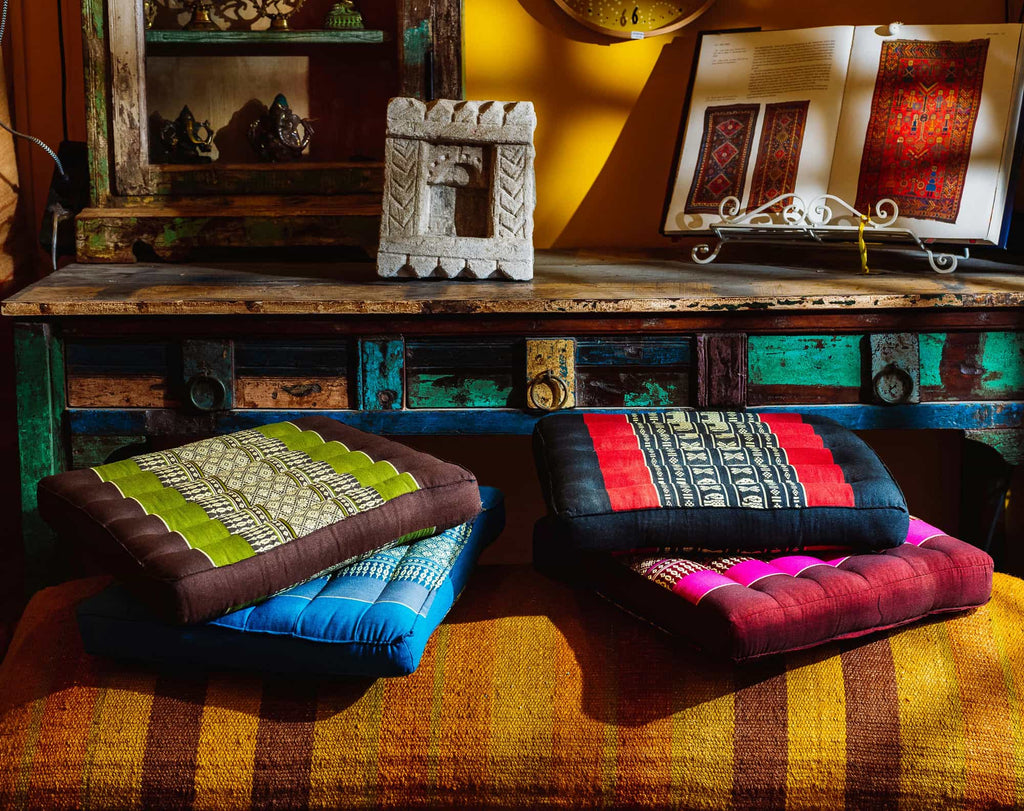 Aga’s Own Yoga Sitz Kissen 40x40 cm, Meditationskissen mit natürlicher Thai Kapok-Füllung, Sitzkissen, Bodensitz zur Entspannung, Bodenkissen für draußen