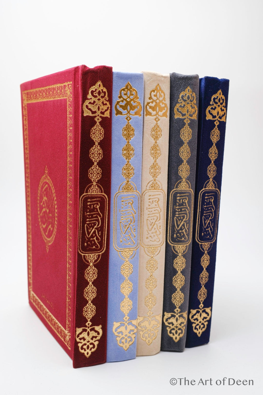 Elegant Velvet Qur’an with Gold Details – Arabic Uthmani Script Edition (14×20 cm)