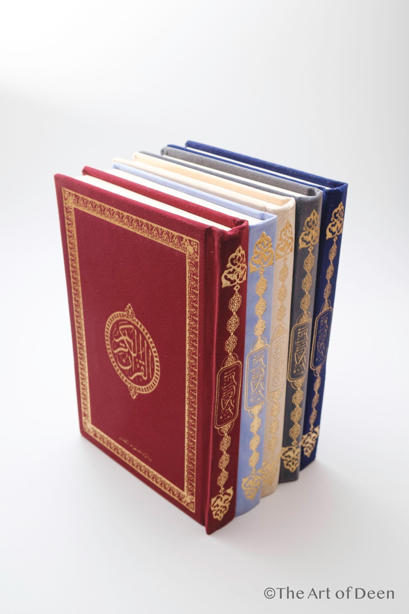Elegant Velvet Qur’an with Gold Details – Arabic Uthmani Script Edition (14×20 cm)