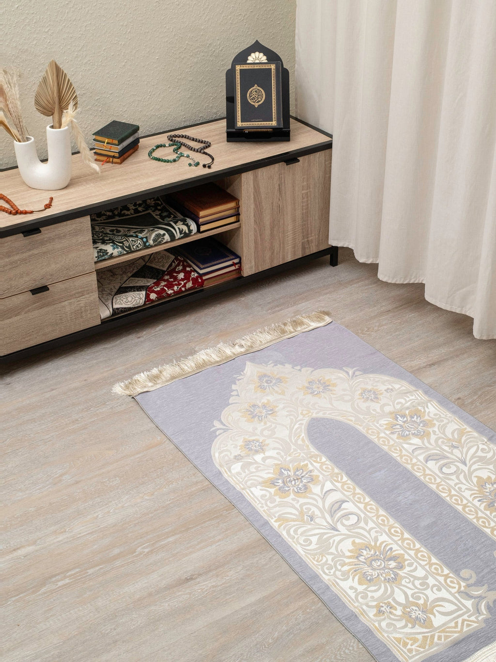 Gory  Majestic Bloom Prayer Mat  | Jacquard-Woven Soft Acrylic Blend | Elegant Floral Arch Design