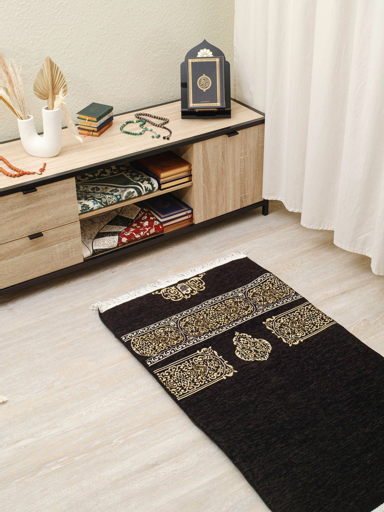Kaaba Padded Prayer Mat — Luxus Velvet Sejadah  | Extra Comfort for Seniors & Sensitive Knees | Removable Cushion