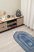 Mihrab Prayer Rug with Light Padding – Luxury Silk-Look Islamic Prayer Mat