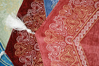 Mihrab Prayer Rug with Light Padding – Luxury Silk-Look Islamic Prayer Mat