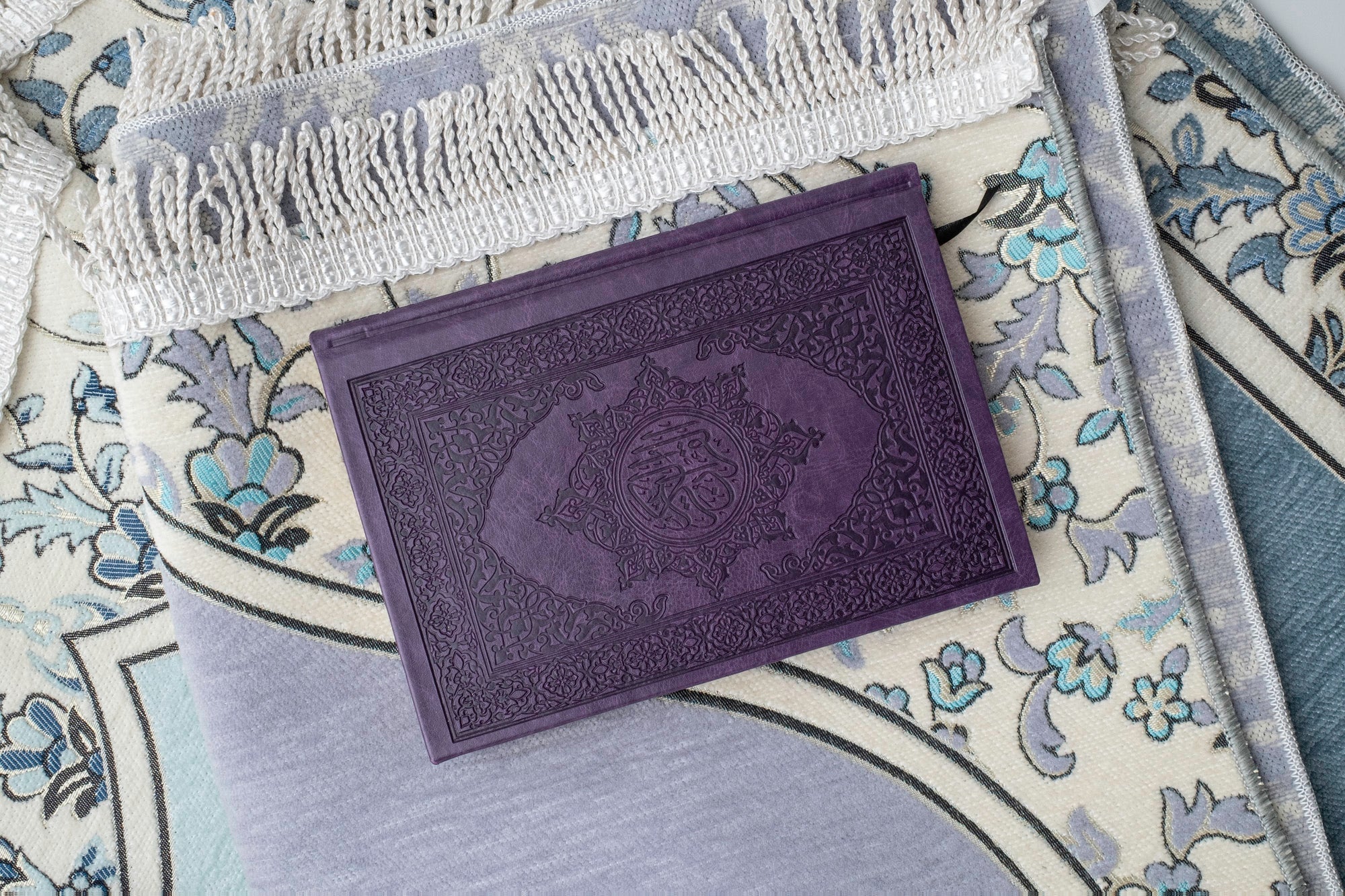 Premium Arabic Qur’an | Uthmani Calligraphy & Embossed Cover
